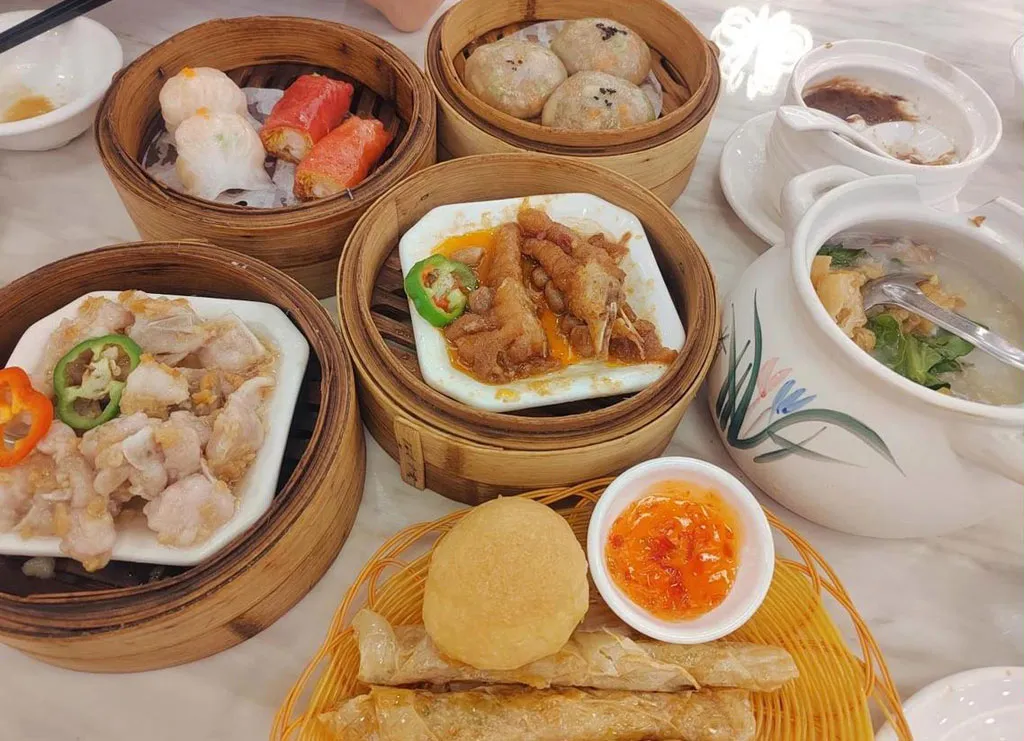 Guangzhou Travel Guide: Guangzhou dim sum
